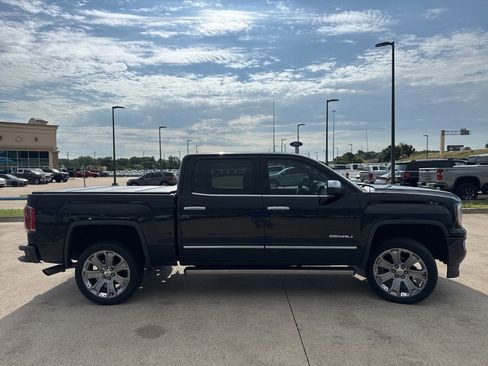 Used 2018 GMC Sierra 1500 Denali w/ Denali Ultimate Package AWD/4WD image 16