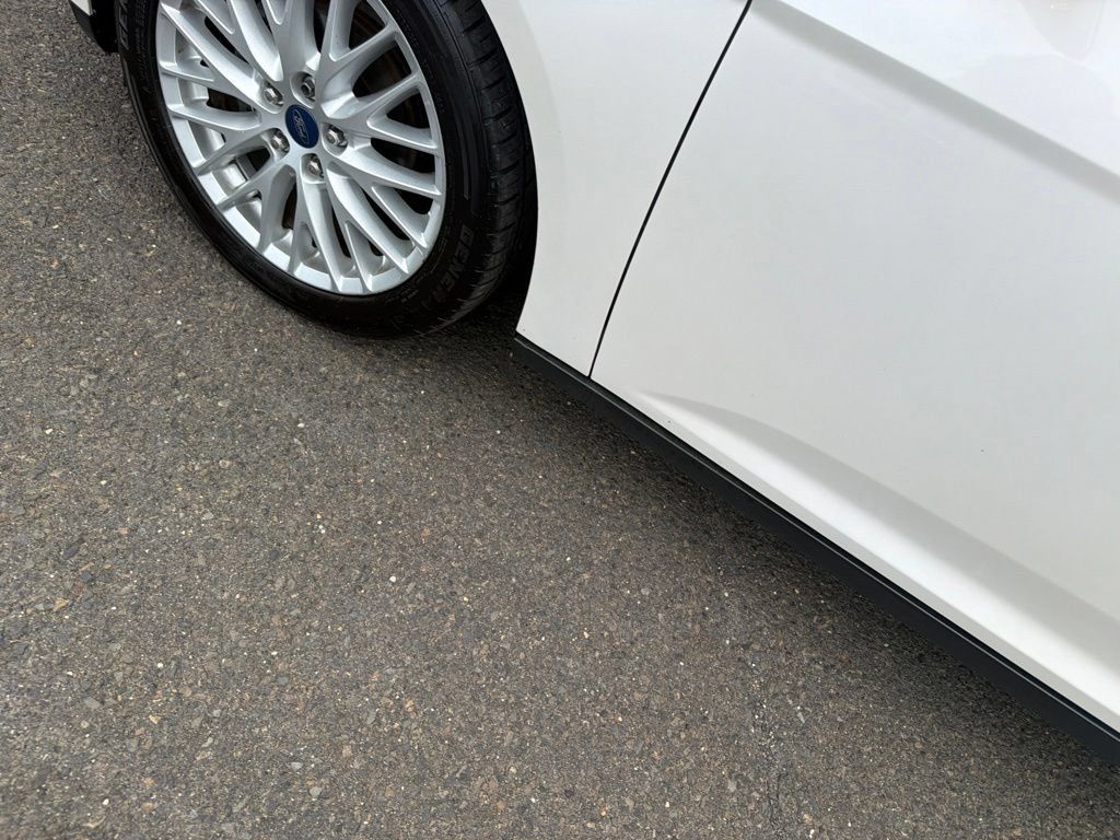 Used 2014 Ford Focus Titanium FWD image 30