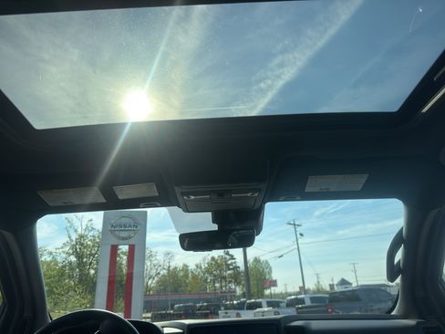 Used 2023 Nissan Frontier PRO-4X w/ Pro-4X Premium Package image 9