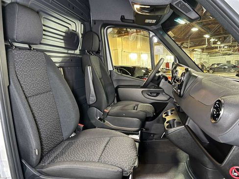 Used 2026 Mercedes-Benz Sprinter 2500 image 12