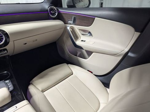 Used 2021 Mercedes-Benz A 220 image 8