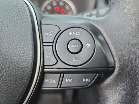 Used 2021 Toyota RAV4 XLE image 19