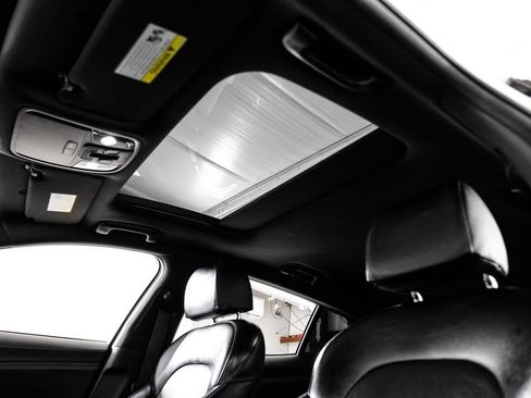 Used 2022 Kia Stinger GT-Line w/ Sun & Sound Package image 5