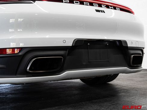 Used 2022 Porsche 911 Carrera image 19