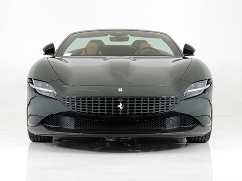 Used 2025 Ferrari Roma Spider RWD image 9