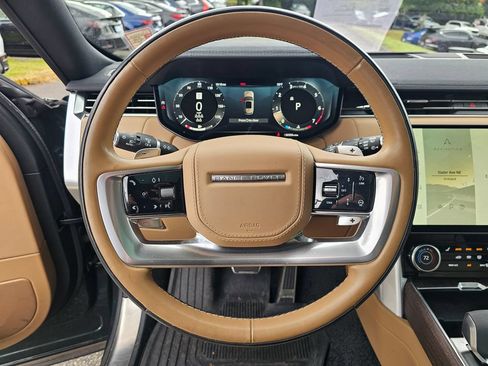 Used 2023 Land Rover Range Rover Long Wheelbase SE AWD/4WD image 11