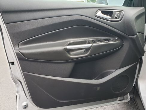Used 2014 Ford Escape SE w/ Equipment Group 201A FWD image 9