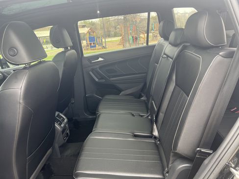 Certified 2023 Volkswagen Tiguan SE R-Line image 30