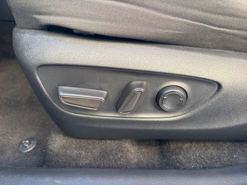 Used 2025 Toyota RAV4 XLE image 23