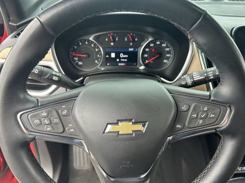 Used 2023 Chevrolet Equinox Premier FWD image 17