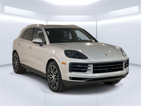 Used 2024 Porsche Cayenne image 9