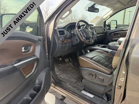 Used 2017 Nissan Titan Platinum Reserve image 11