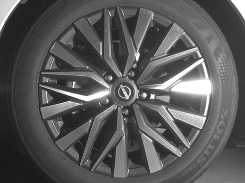 Used 2025 Nissan Altima 2.5 SV FWD image 12