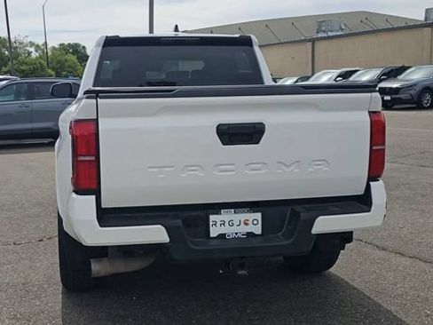 Used 2024 Toyota Tacoma SR5 AWD/4WD image 8