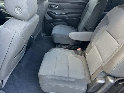 Used 2023 Chevrolet Traverse LT FWD image 32