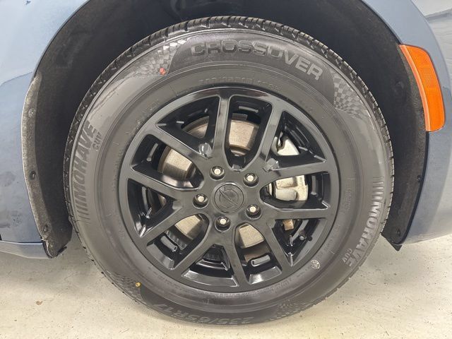 Used 2023 Chrysler Pacifica Touring-L FWD image 31