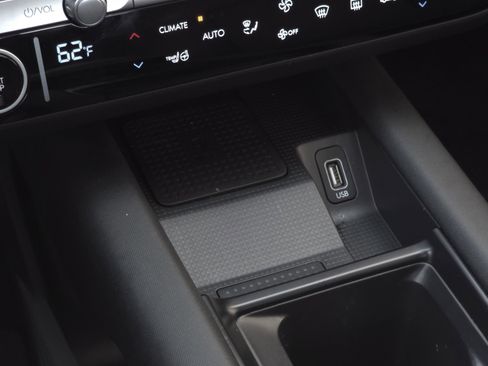 Used 2025 Hyundai Ioniq 6 Limited image 14