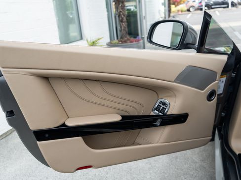 Used 2016 Aston Martin V8 Vantage S RWD image 13