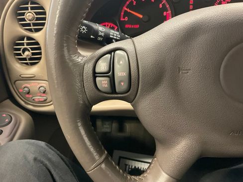 Used 2001 Pontiac Bonneville SLE FWD image 18