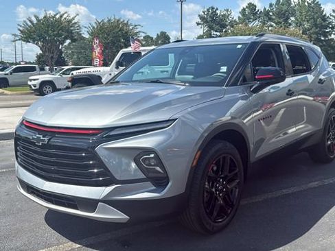 Used 2024 Chevrolet Blazer LT w/ Redline Edition FWD image 3