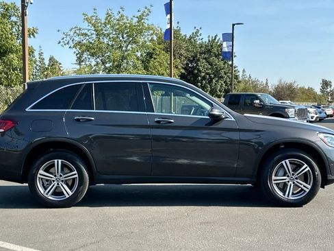 Used 2022 Mercedes-Benz GLC 300 image 9