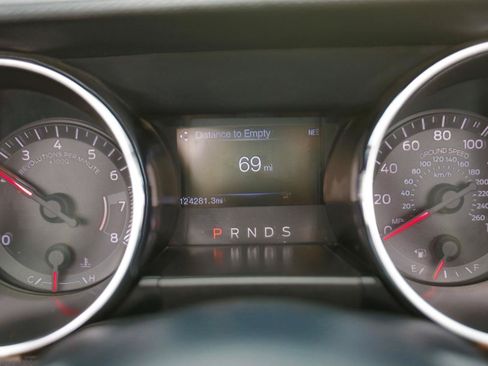 Used 2016 Ford Mustang Premium RWD image 7