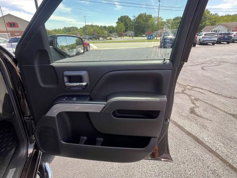 Used 2019 Chevrolet Silverado 1500 LT w/ LPO, Chrome Package AWD/4WD image 31
