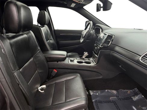 Used 2020 Jeep Grand Cherokee Limited w/ Luxury Group II image 17