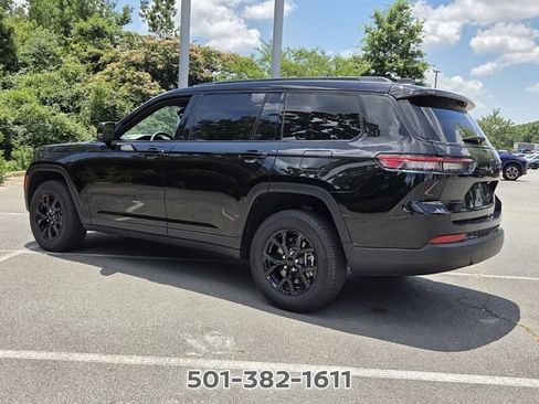 Used 2024 Jeep Grand Cherokee L Laredo RWD image 3