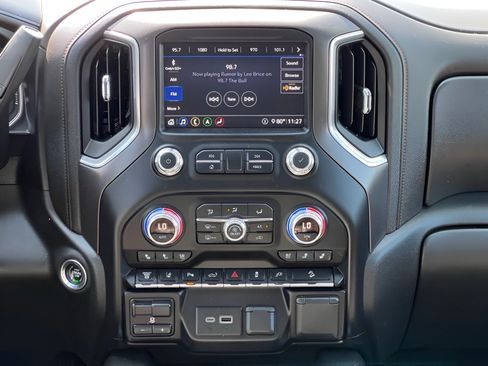 Used 2020 GMC Sierra 3500 AT4 w/ AT4 Premium Package AWD/4WD image 24