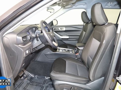 Used 2022 Ford Explorer XLT image 10