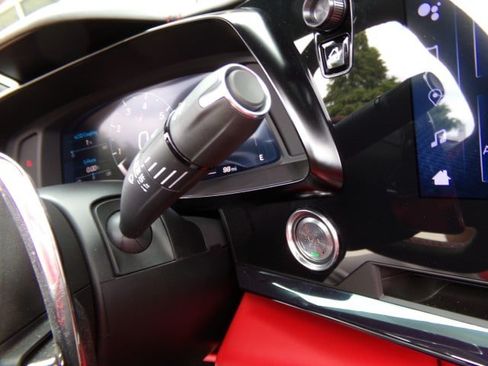 Used 2024 Chevrolet Corvette Stingray Premium Conv w/ Z51 Performance Package RWD image 17