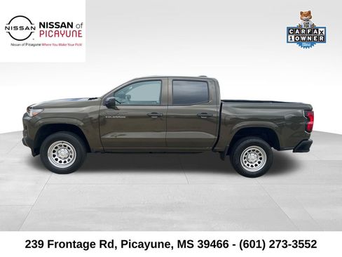 Used 2023 Chevrolet Colorado W/T image 2