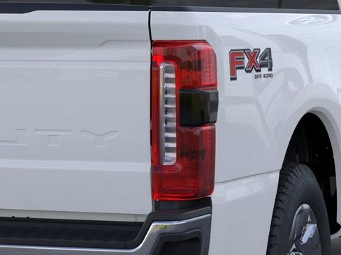 New 2026 Ford F250 4x4 Crew Cab Super Duty image 21