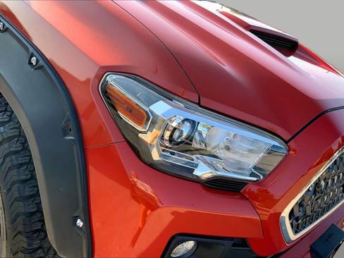 Used 2017 Toyota Tacoma TRD Sport w/ Tow Package (A/T) AWD/4WD image 27