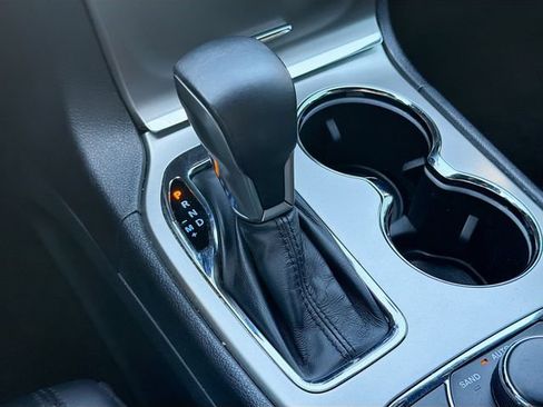Used 2019 Jeep Grand Cherokee Limited AWD/4WD image 28