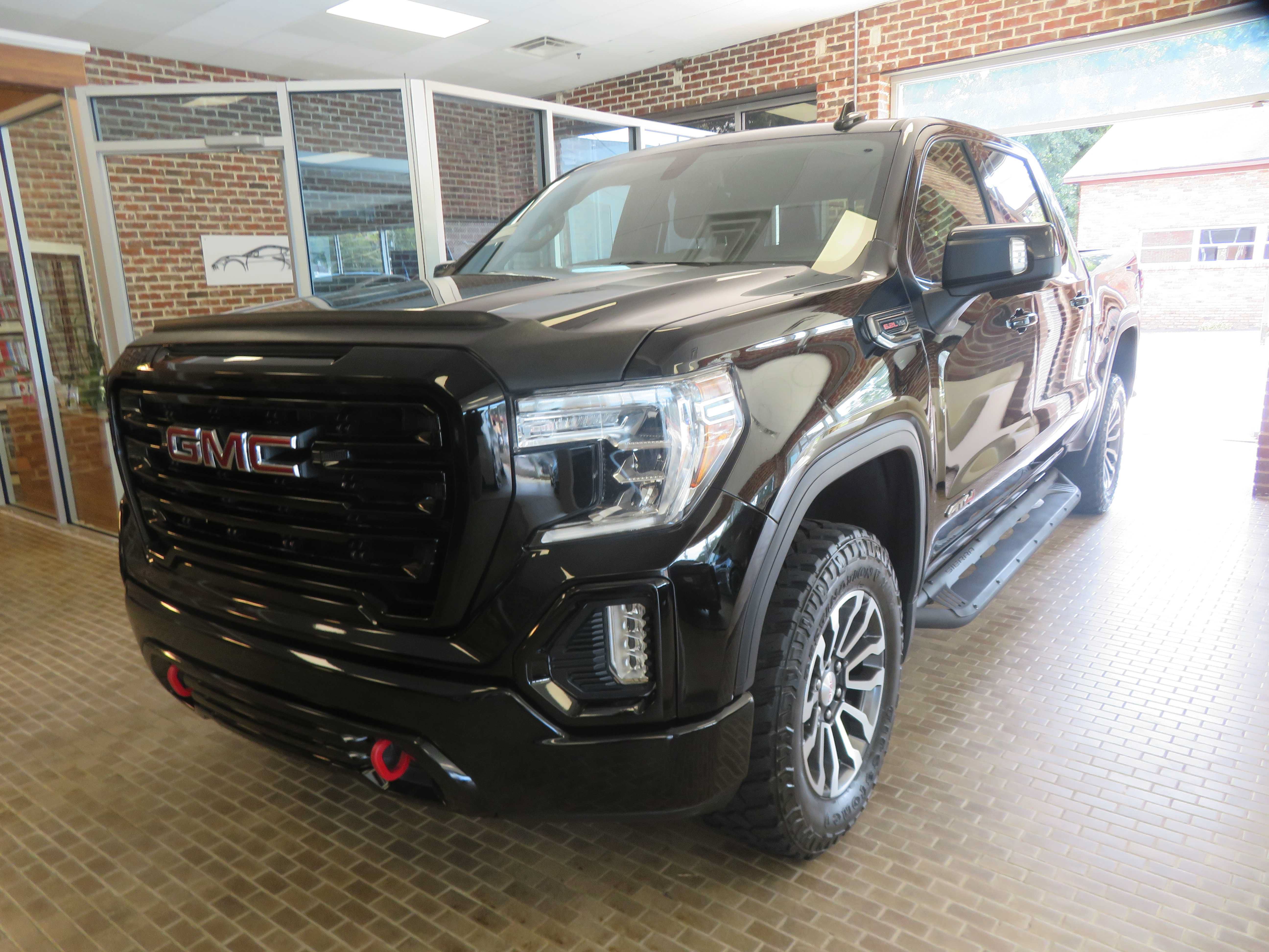 Used 2022 GMC Sierra 1500 AT4 w/ AT4 Preferred Package AWD/4WD image 1