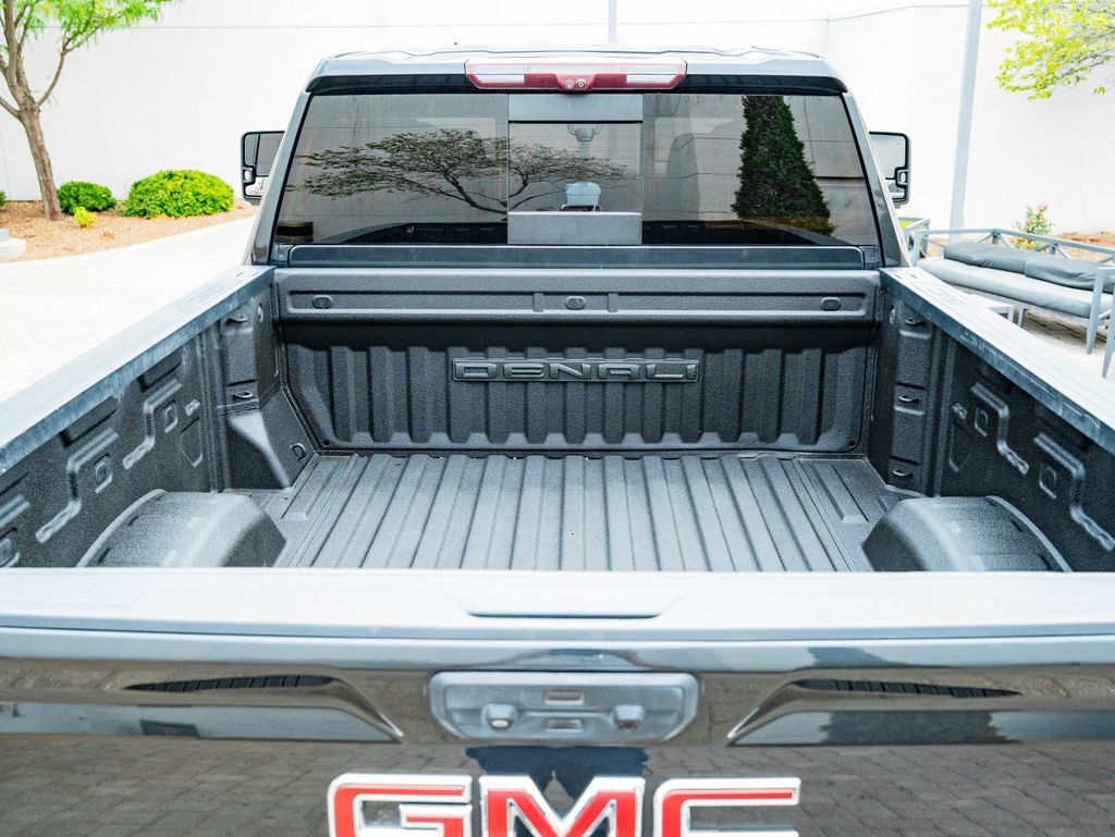 Used 2021 GMC Sierra 2500 Denali w/ Denali Ultimate Package AWD/4WD image 18