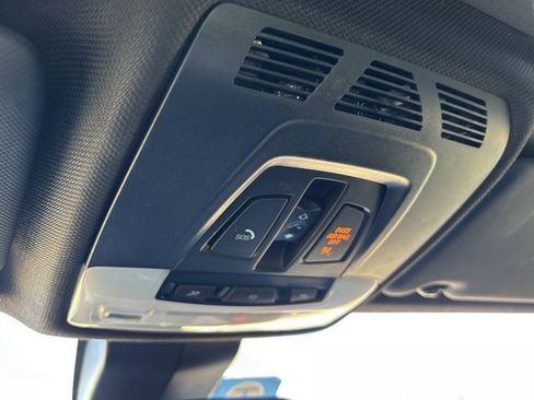 Used 2018 BMW 340i Sedan w/ Premium Package image 38