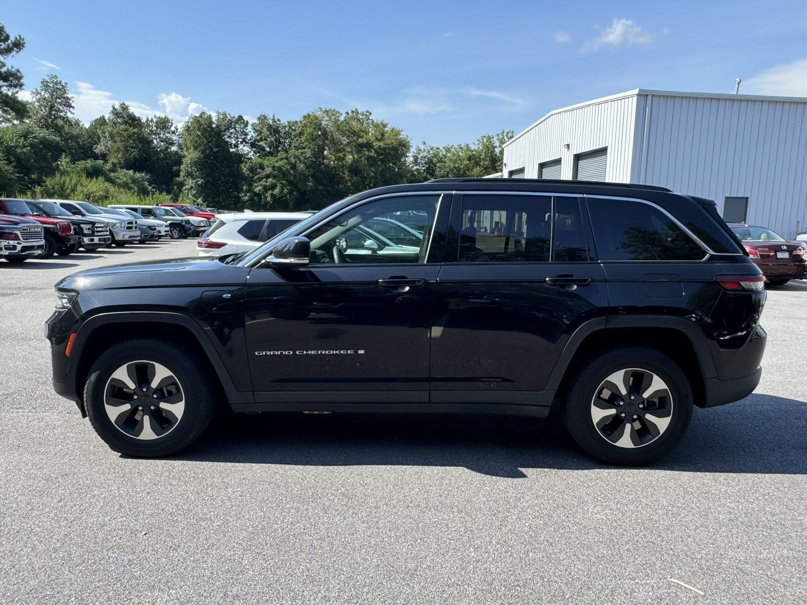 Used 2024 Jeep Grand Cherokee Limited 4xe AWD/4WD image 8