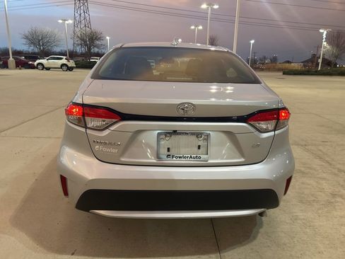 Used 2022 Toyota Corolla LE image 5