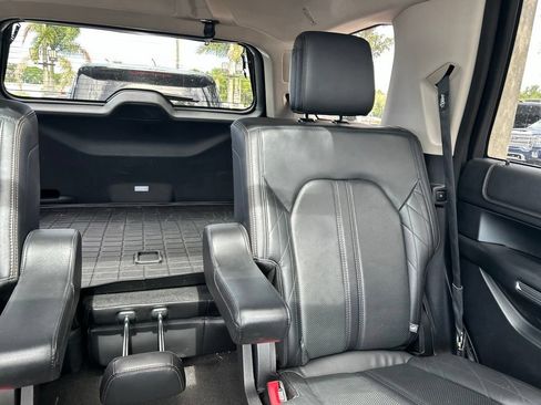Used 2019 Ford Expedition Platinum RWD image 14