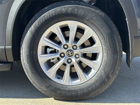 New 2026 Toyota Grand Highlander XLE image 8