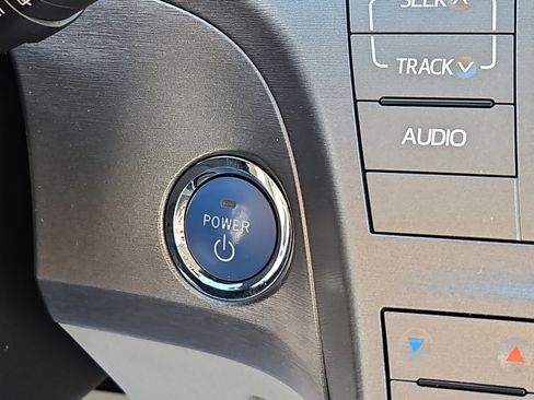 Used 2015 Toyota Prius Four image 24