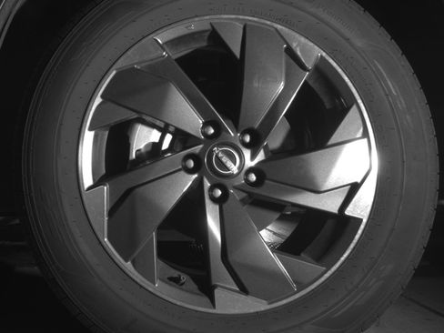 Used 2025 Nissan Rogue SV image 12