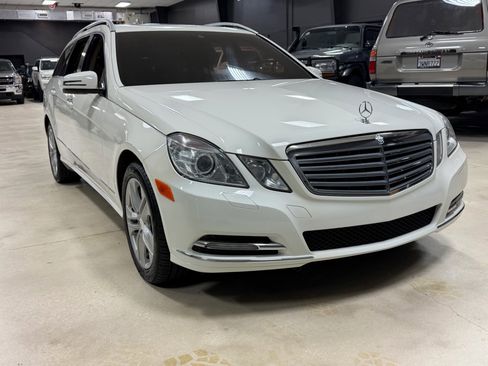 Used 2011 Mercedes-Benz E 350 4MATIC Wagon image 4