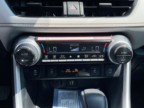 Used 2025 Toyota RAV4 XLE w/ Convenience Package AWD/4WD image 15