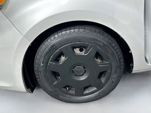 Used 2011 Scion xB image 28