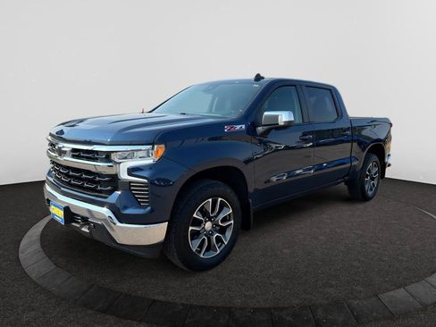 Used 2023 Chevrolet Silverado 1500 LT w/ Z71 Off-Road Package AWD/4WD image 2