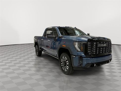 New 2026 GMC Sierra 2500 Denali Ultimate w/ Max Trailering Package image 12